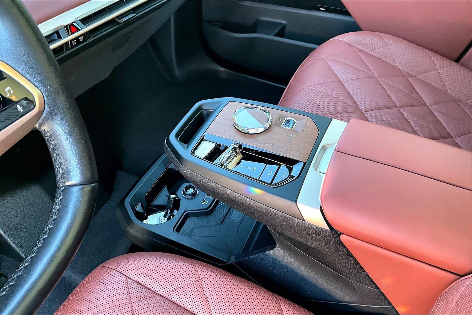 Used 2024 BMW iX M60 AWD/4WD image 18