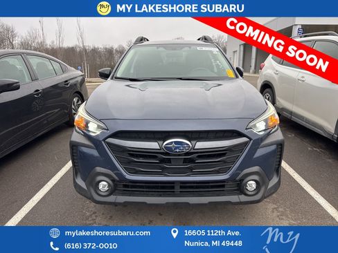 Used 2025 Subaru Outback Premium image 2