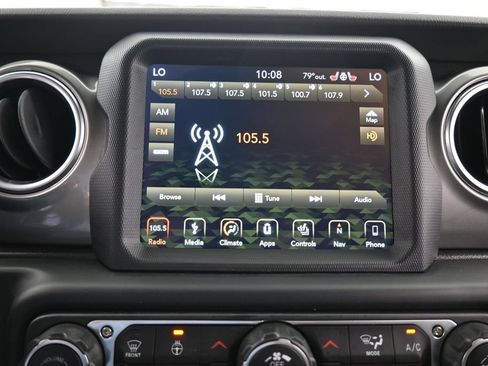 Used 2019 Jeep Wrangler Unlimited Sahara AWD/4WD image 23