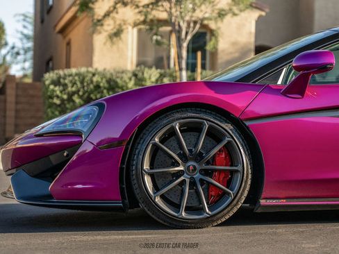 Used 2018 McLaren 570S Spider RWD image 40