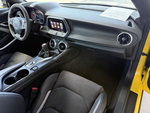 Used 2018 Chevrolet Camaro SS RWD image 29