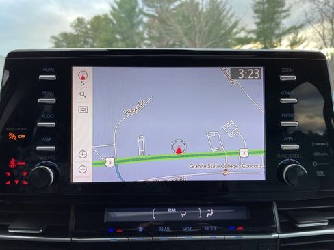 Used 2021 Toyota Sienna XLE image 30