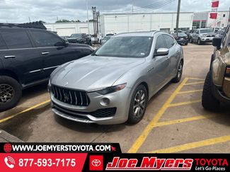 Used 2017 Maserati Levante w/ Luxury Package AWD/4WD video 1