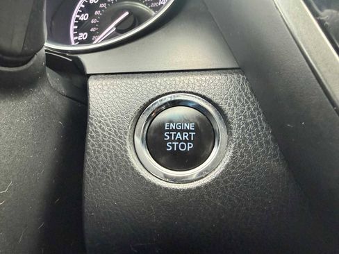 Used 2018 Toyota Camry XLE image 30