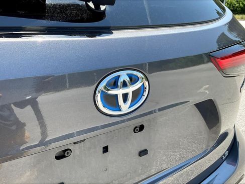 Used 2023 Toyota Highlander LE FWD image 30