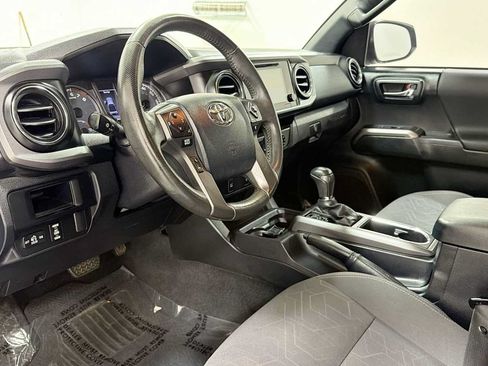 Used 2016 Toyota Tacoma TRD Sport w/ Towing Package AWD/4WD image 12