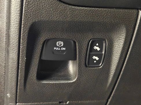 Used 2019 RAM 1500 Laramie Longhorn image 12