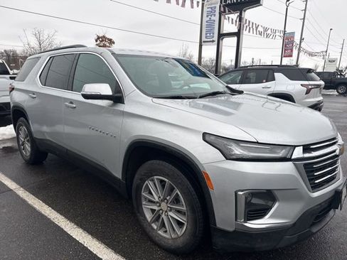 Certified 2022 Chevrolet Traverse LT image 1