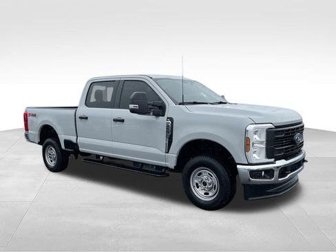 Used 2025 Ford F250 XL w/ XL Driver Assist Package AWD/4WD image 2