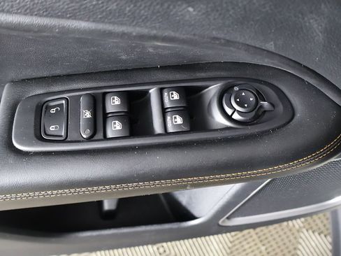 Used 2021 Jeep Compass Limited image 35