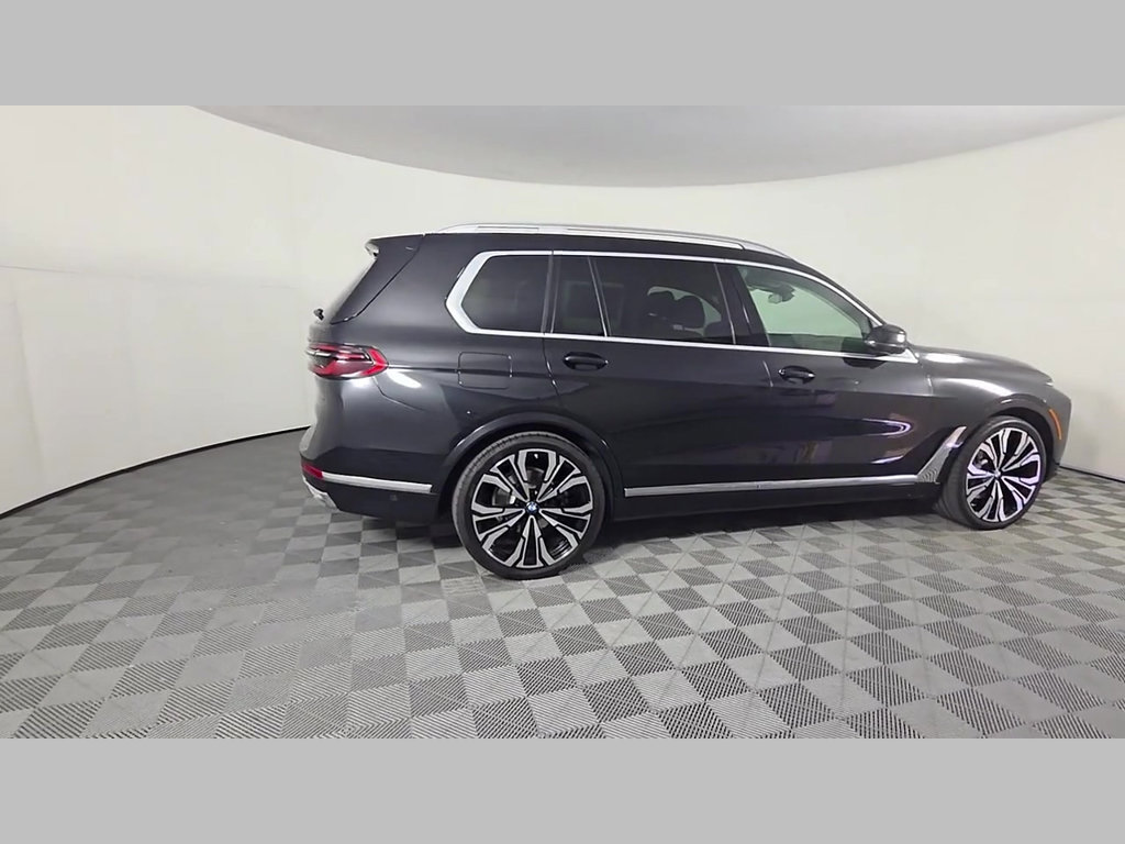 Used 2024 BMW X7 xDrive40i AWD/4WD image 38