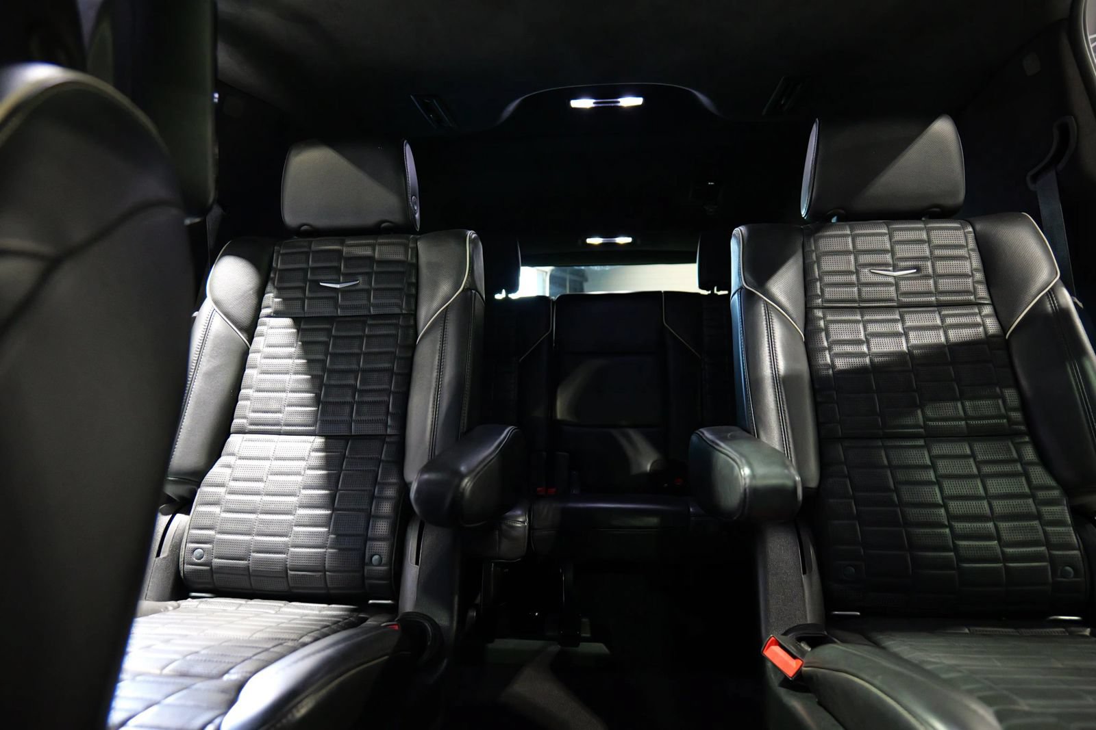 Used 2021 Cadillac Escalade ESV Premium Luxury Platinum AWD/4WD image 20