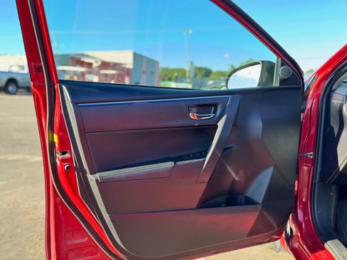 Used 2015 Toyota Corolla S image 29