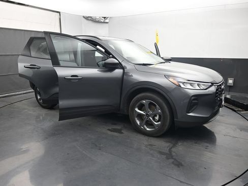 Used 2025 Ford Escape ST-Line AWD/4WD image 15