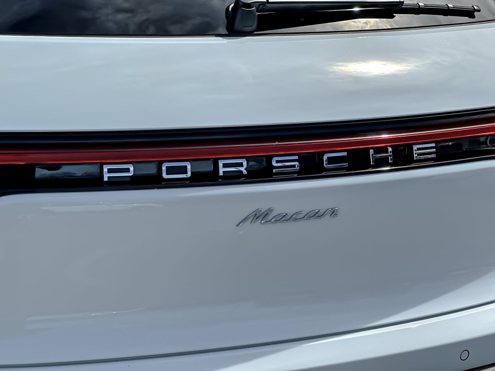 Certified 2026 Porsche Macan AWD/4WD image 23