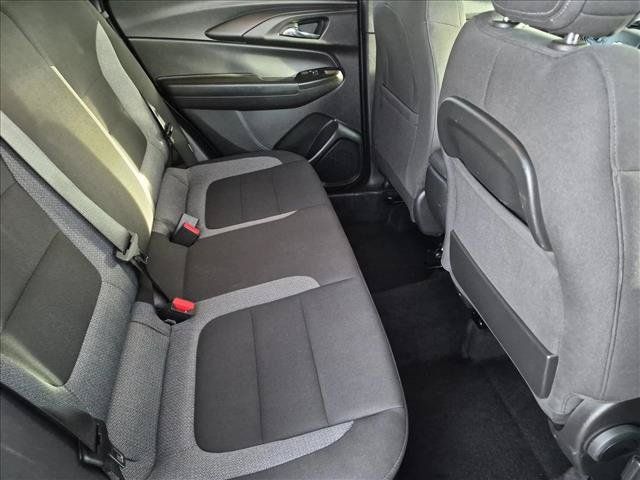Used 2025 Chevrolet TrailBlazer LT AWD/4WD image 18