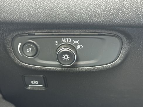 Used 2019 GMC Terrain SLE w/ Driver Convenience Package image 22