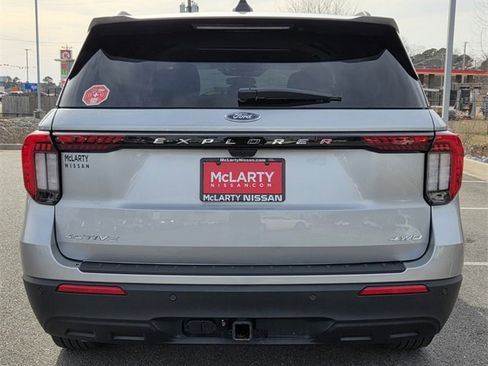 Used 2025 Ford Explorer Active image 6