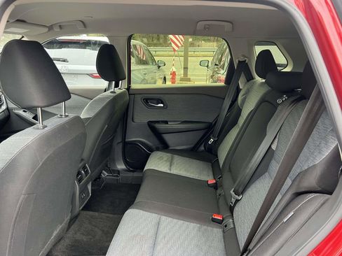 Used 2023 Nissan Rogue SV image 11