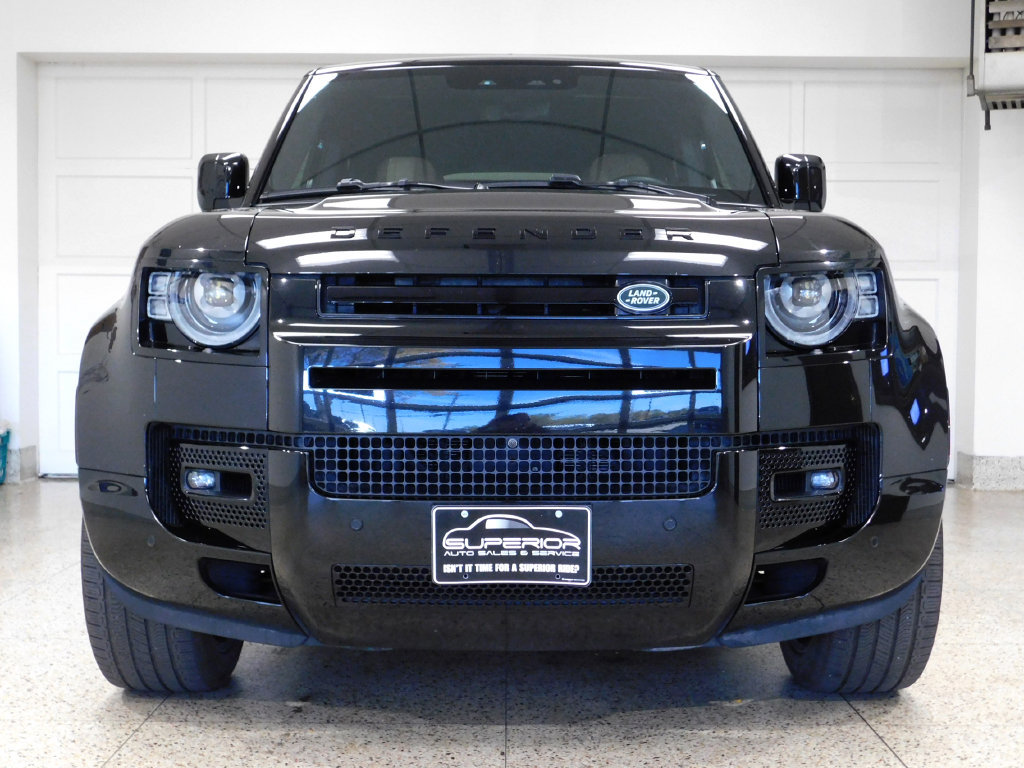 Used 2025 Land Rover Defender 130 V8 AWD/4WD image 2