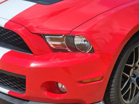 Used 2010 Ford Mustang Shelby GT500 RWD image 9
