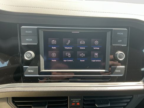 Certified 2024 Volkswagen Jetta Sport FWD image 21
