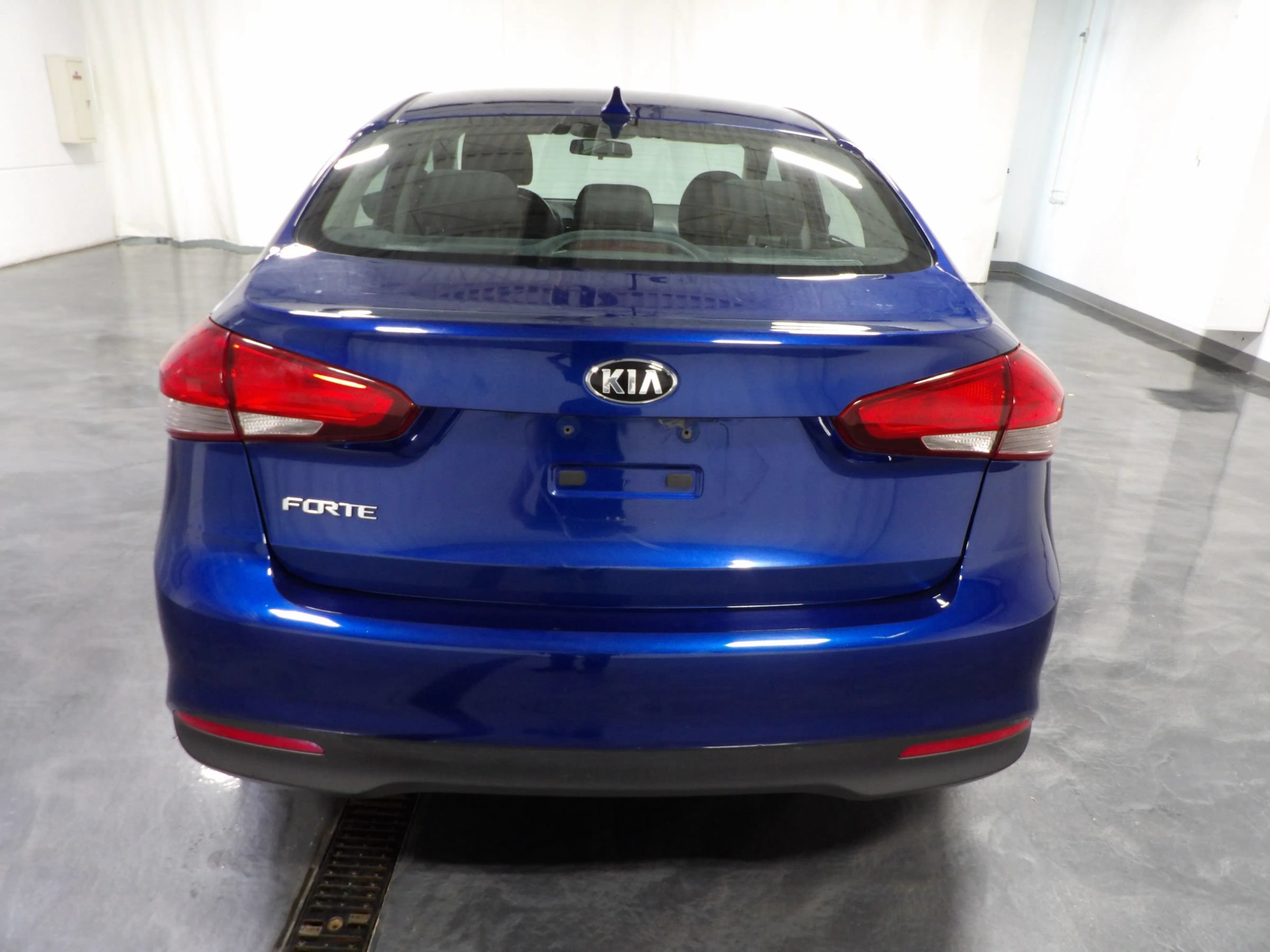 Used 2017 Kia Forte LX FWD image 5