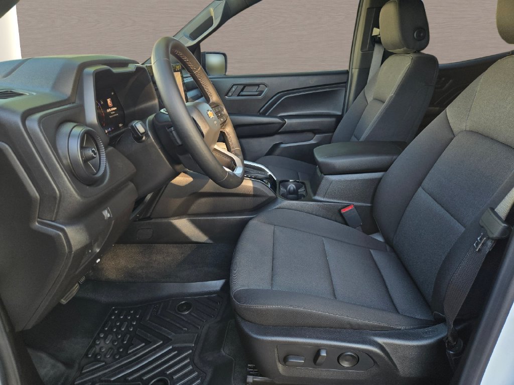 Used 2026 Chevrolet Colorado W/T w/ Advanced Trailering Package RWD image 23