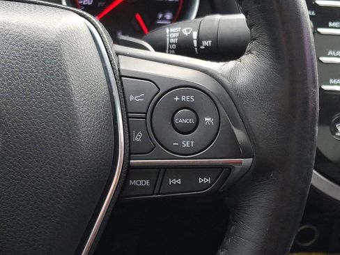 Used 2020 Toyota Camry XSE image 22