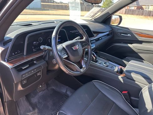 Used 2023 Cadillac Escalade ESV Premium Luxury image 14