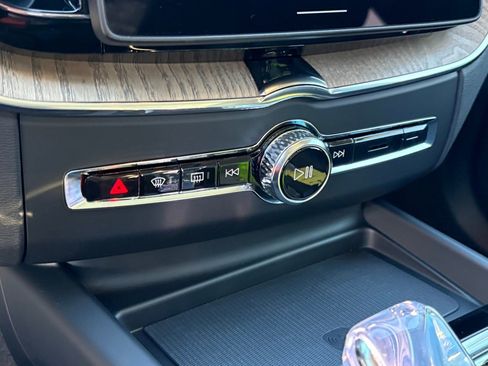 New 2026 Volvo XC60 B5 Plus w/ Protection Package Premier image 14