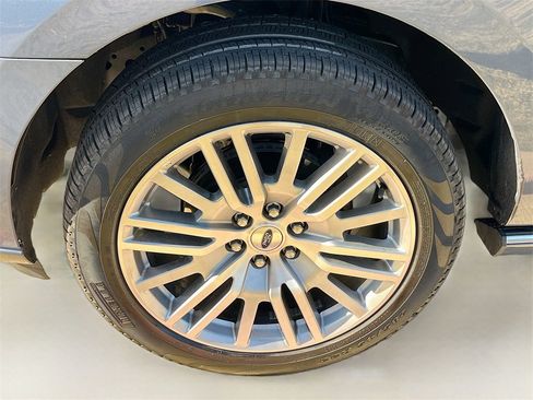 Used 2022 Ford Expedition Max Platinum image 34