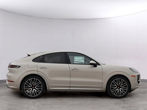 New 2026 Porsche Cayenne Coupe image 9