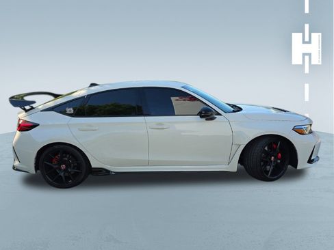 Used 2025 Honda Civic Type R image 2