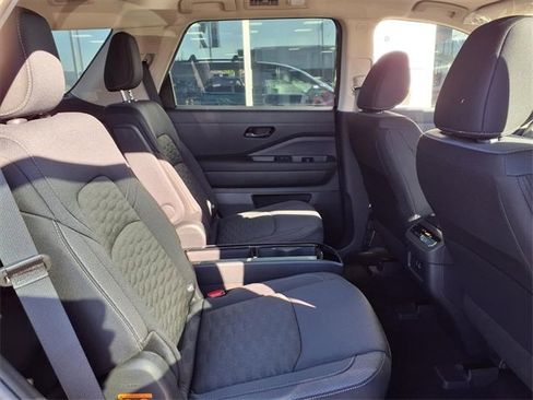 New 2025 Nissan Pathfinder SV w/ SV Premium Package image 7