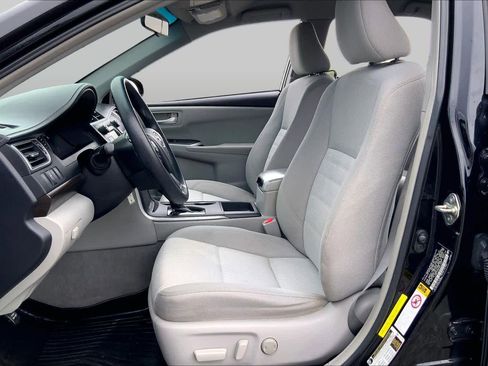 Used 2015 Toyota Camry LE FWD image 8