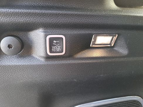 Used 2021 Jeep Grand Cherokee L Limited image 15