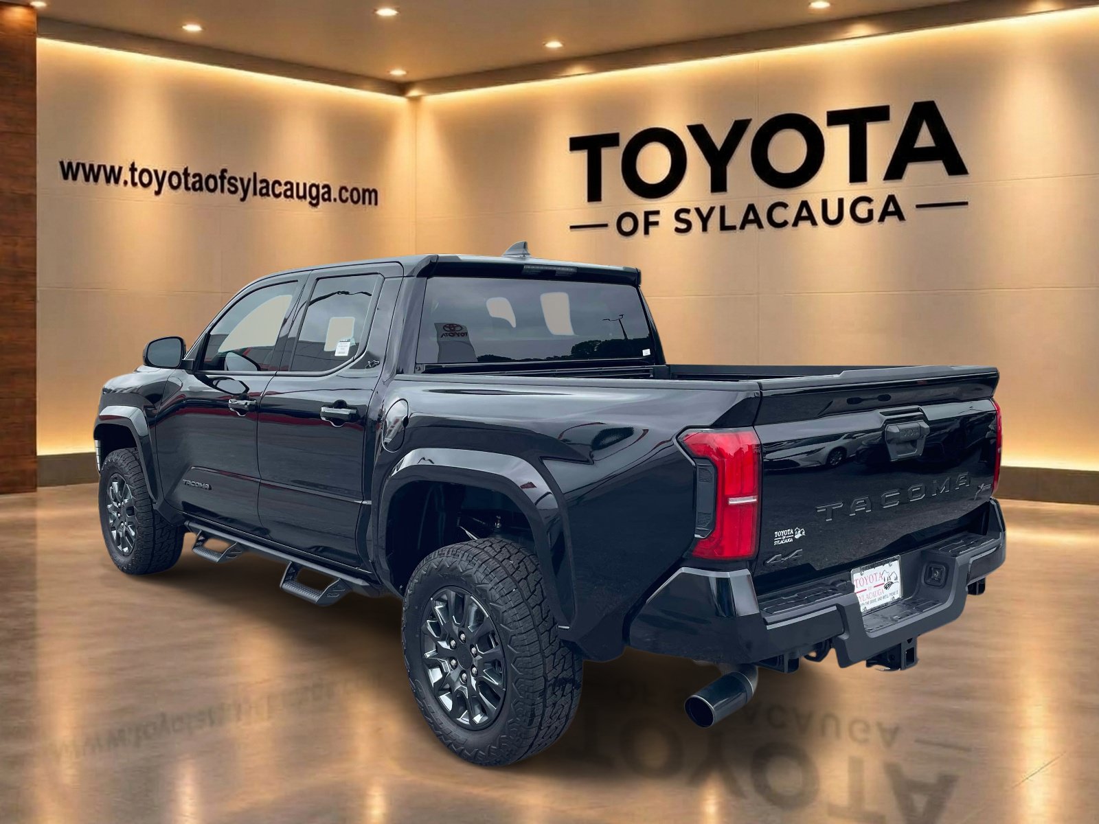 Used 2025 Toyota Tacoma SR5 AWD/4WD image 4