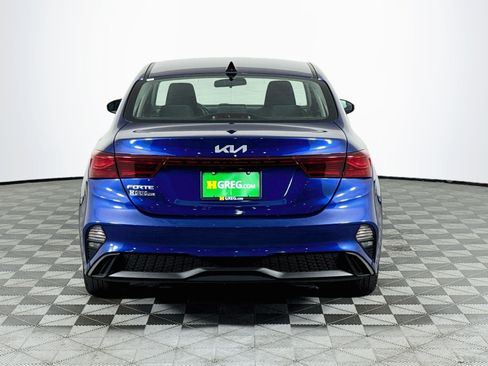 Used 2022 Kia Forte LXS w/ LXS Technology Package FWD image 7