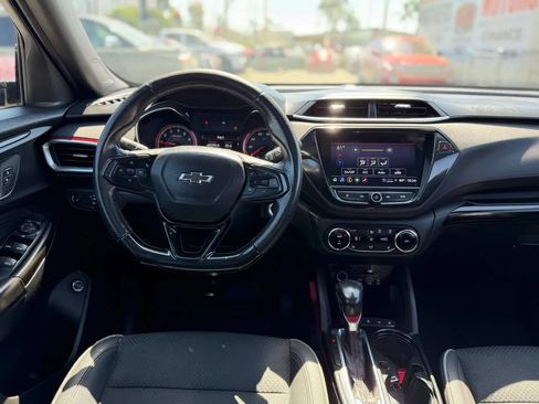 Used 2021 Chevrolet TrailBlazer RS w/ Sun and Liftgate Package FWD image 38