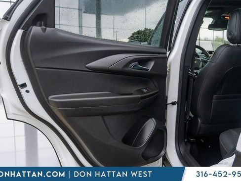 Used 2023 Chevrolet TrailBlazer ACTIV w/ Sun and Liftgate Package FWD image 18