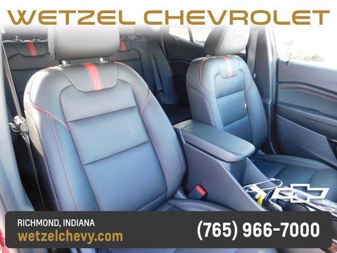 Used 2025 Chevrolet Trax RS w/ Sunroof Package FWD image 19