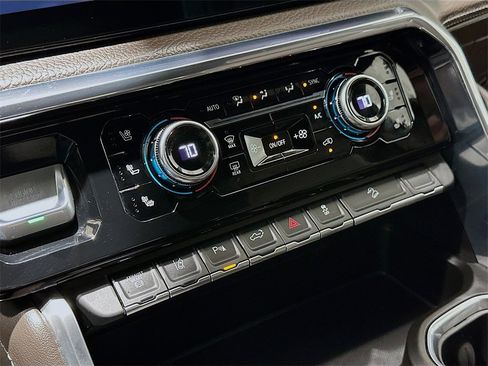 Used 2024 GMC Sierra 2500 Denali w/ Denali Reserve Package image 16