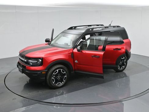 Used 2023 Ford Bronco Sport Outer Banks w/ Tech Package image 42