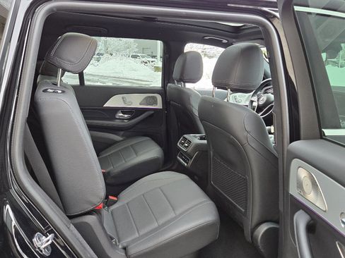 Used 2025 Mercedes-Benz GLS 450 4MATIC image 19