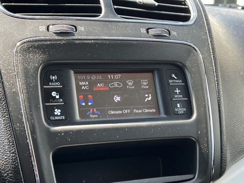 Used 2019 Dodge Journey SE w/ Connectivity Group FWD image 25