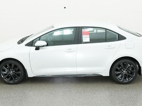 Used 2026 Toyota Corolla SE FWD image 6
