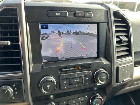 Used 2020 Ford F150 XLT image 24