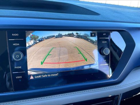 Used 2024 Volkswagen Taos SE image 26