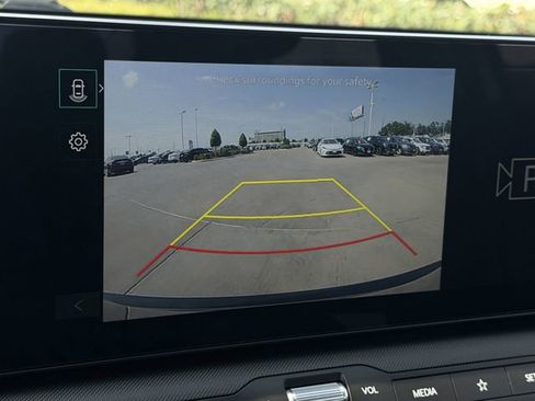 Used 2025 Kia K4 FWD image 16